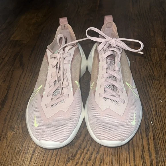 NIKE Vista Lite “Fossil Stone/Desert Dust/Volt” Size 7US - Picture 3 of 7